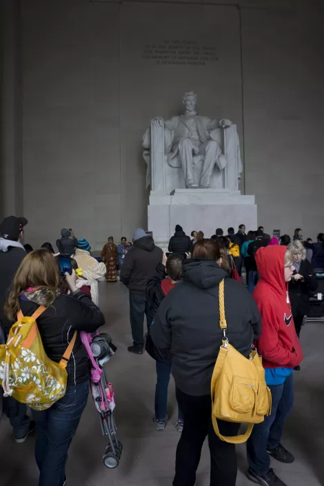 Behind the crowed at Lincoln Monument Behind the crowed at Lincoln Monument