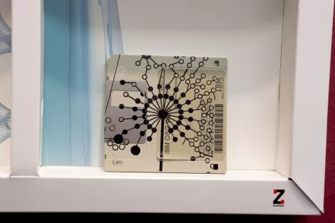 Flower I - 3.5" floppy disk contemporary artwork Flower I - 3.5" floppy disk contemporary artwork