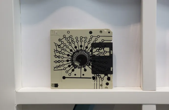 Flower II - serigraphy on floppy disk #artwork by Dominik Jais Flower II - serigraphy on floppy disk #artwork by Dominik Jais