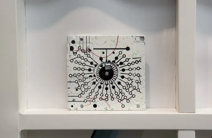 Flower III - serigraphy on floppy disk #artwork by Dominik Jais Flower III - serigraphy on floppy disk #artwork by Dominik Jais