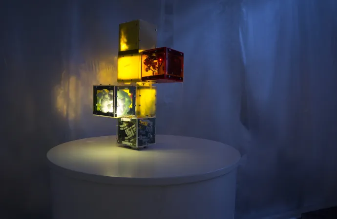 die Wabe, analog interactive sculpture by Dominik Jais die Wabe, analog interactive sculpture by Dominik Jais
